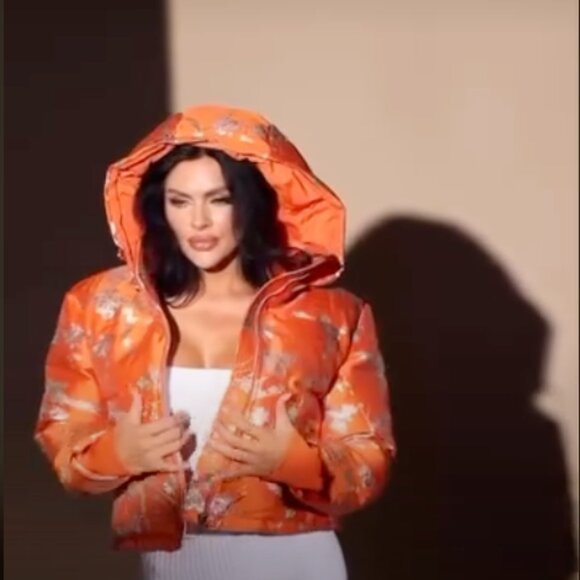 Azalea Wang Brocade Print Crop Puffer Jacket with Removable Hood - Picture 2 of 7